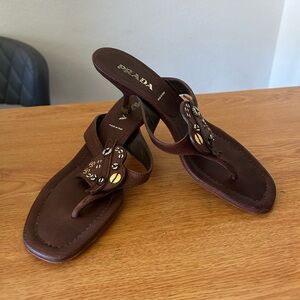 Prada Vintage Antic Heart Brown Leather Thong Kitten Heels Sandel - size 36.5